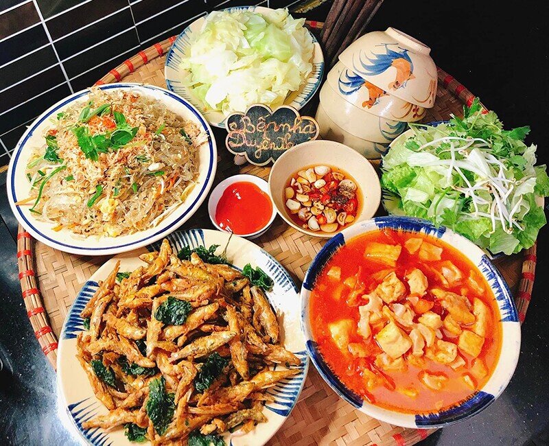 Mâm Cơm Lòng Lợn Luộc
